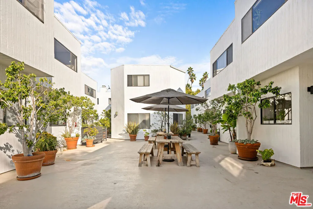 2500 Abbot Kinney Boulevard 7, Venice, California 90291 home-pic-19